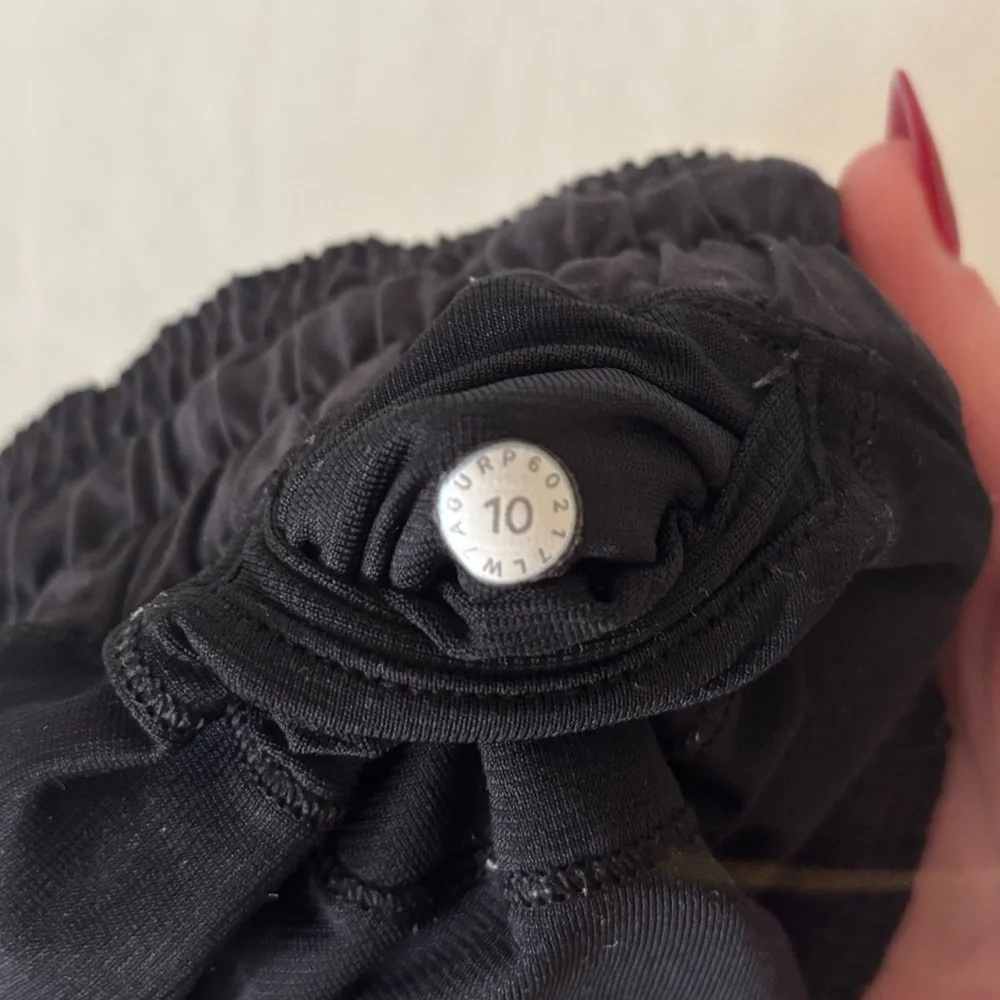 lululemon Hottie Hot Black Athletic Shorts - Picture 3 of 3